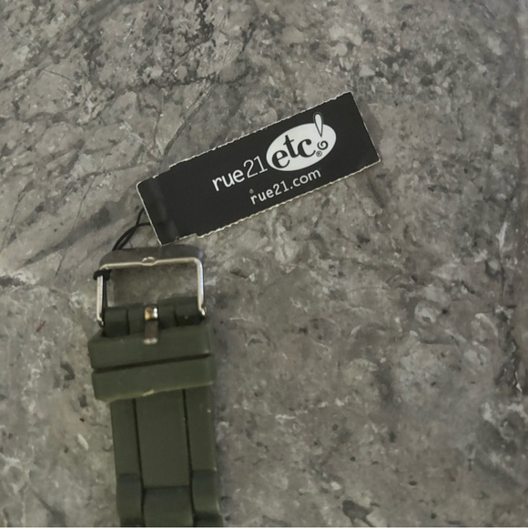 Rue21 Camouflage Green Fashion Watch - Picture 4 of 6